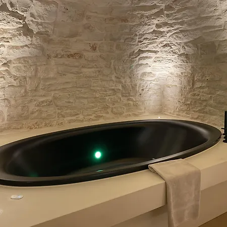 B&B La Mandorla Luxury Trullo