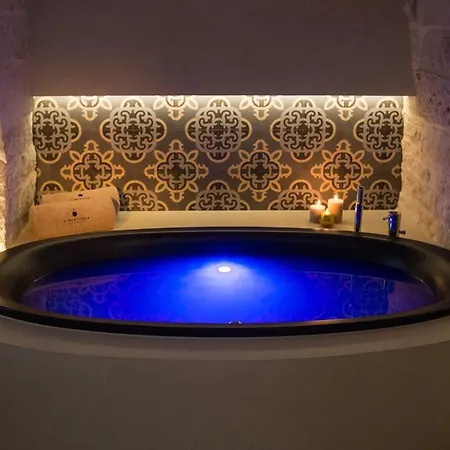 B&B La Mandorla Luxury Trullo 4*